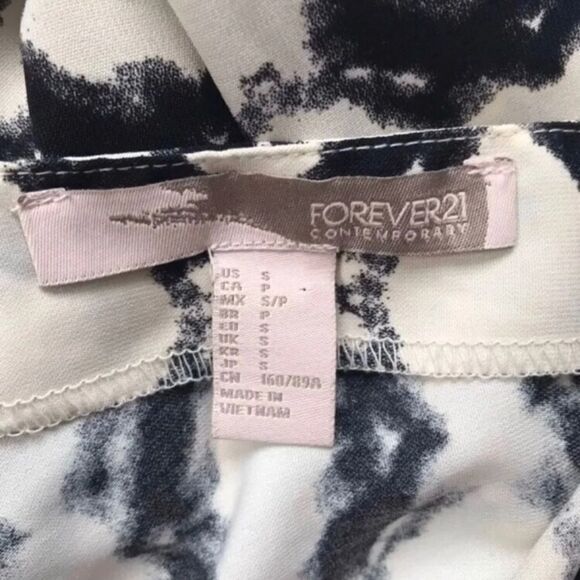 Forever 21 Dress size Small - Picture 5 of 5